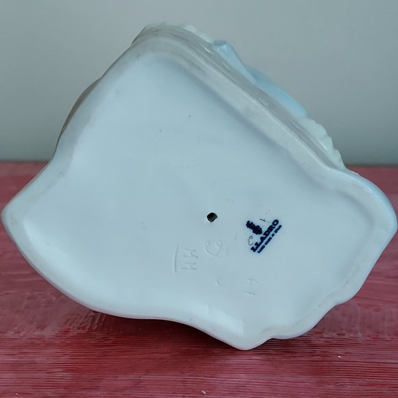 LLADRO Guardian Angel with Baby Jesus #635 - Picture 9 of 16